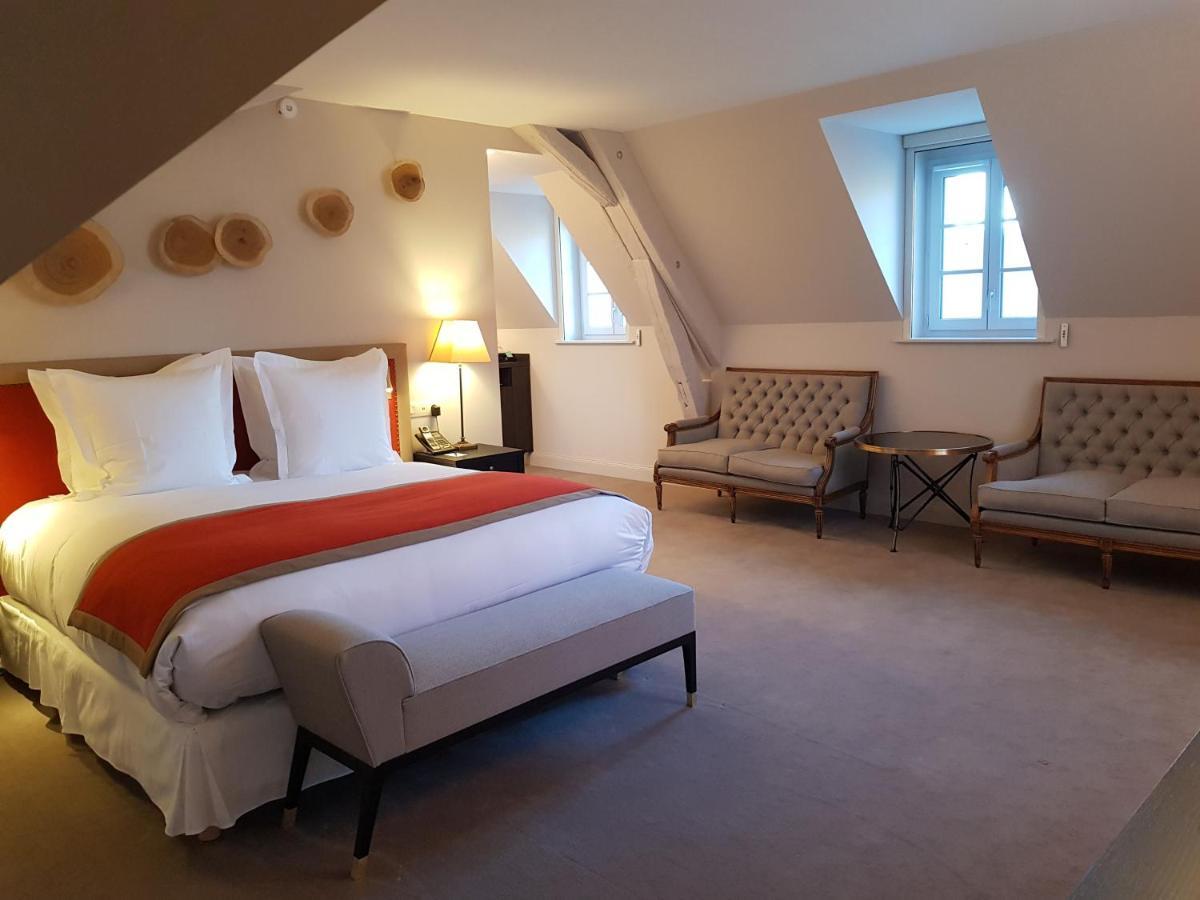 Chateau Saint-Jean, Relais & Chateaux มงต์ลูซง ภายนอก รูปภาพ
